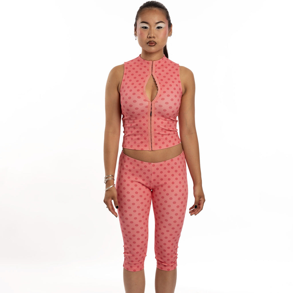 KS Low Rise Ruched Back Seam Capri Bottom