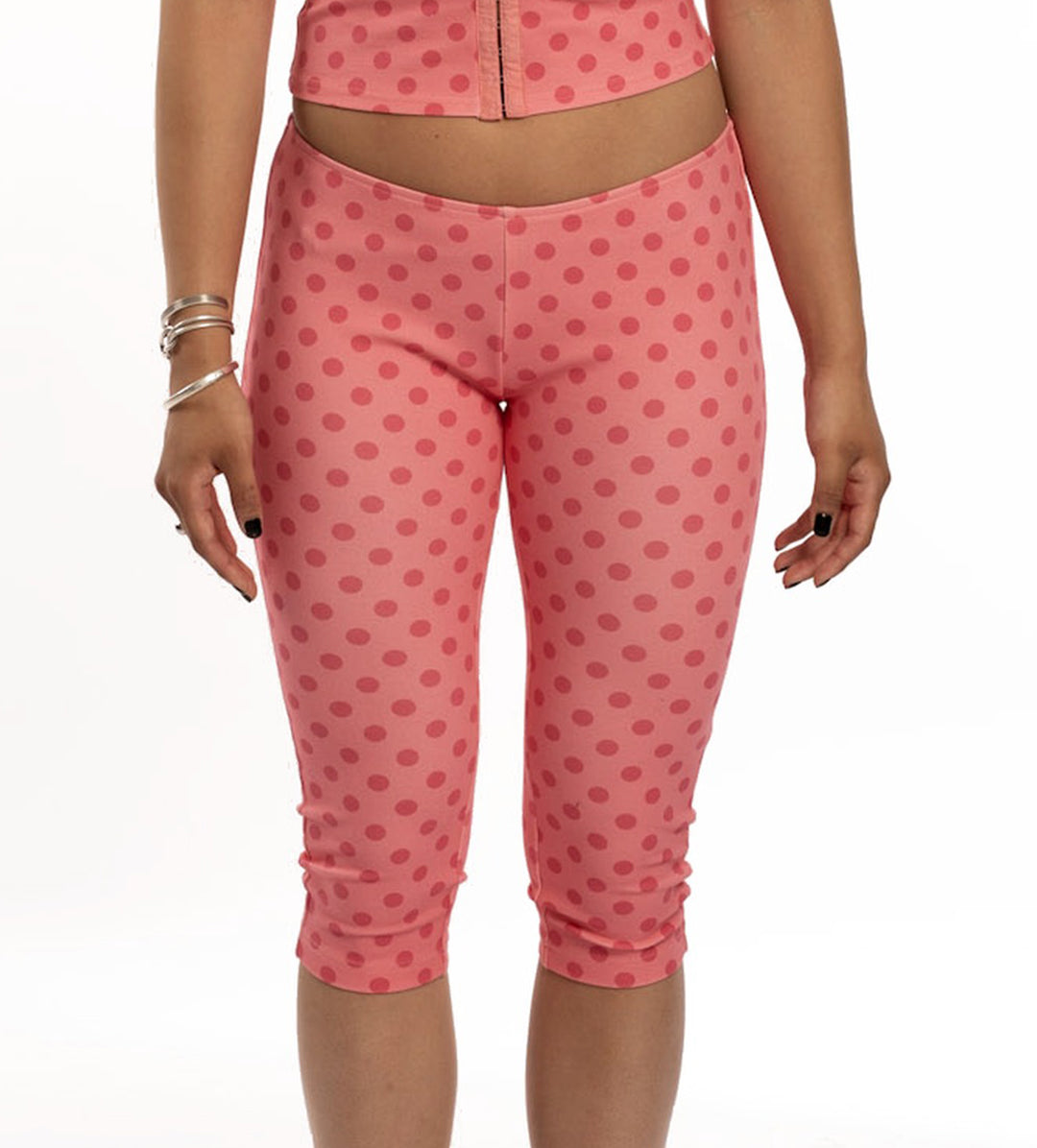 KS Low Rise Ruched Back Seam Capri Bottom